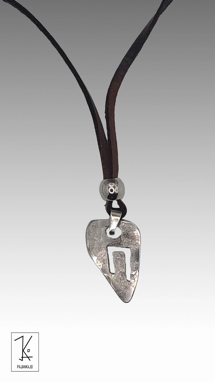 Uruz -Voima Riimu -teräskaulakoru