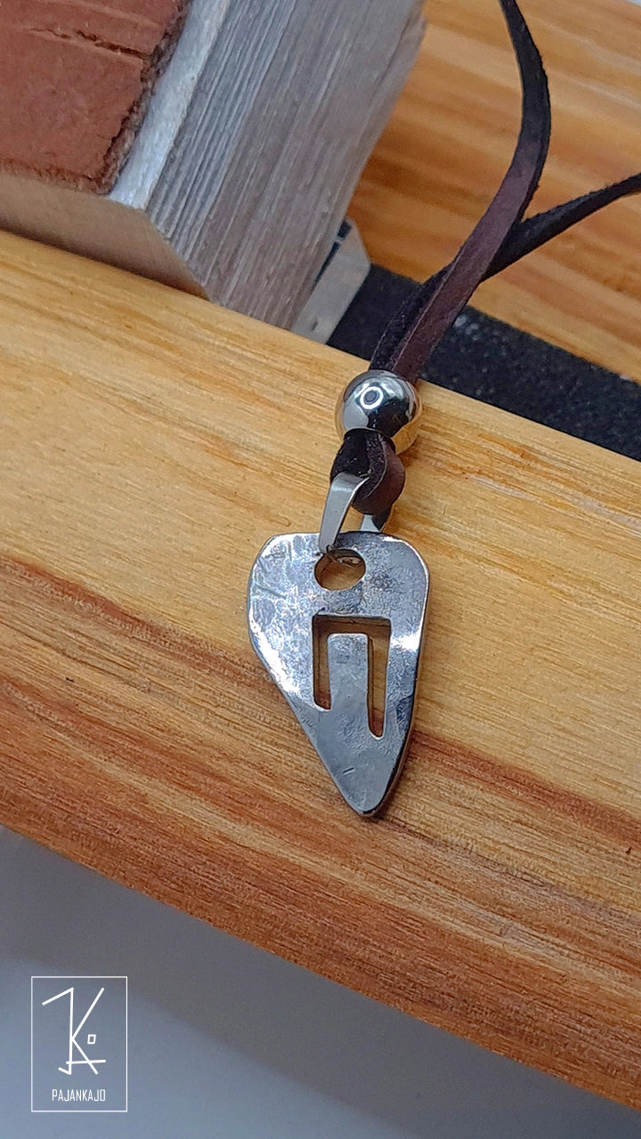 Uruz -Voima Riimu -teräskaulakoru